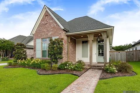 12856 Solemn Oaks Ave, Baton Rouge, LA 70818