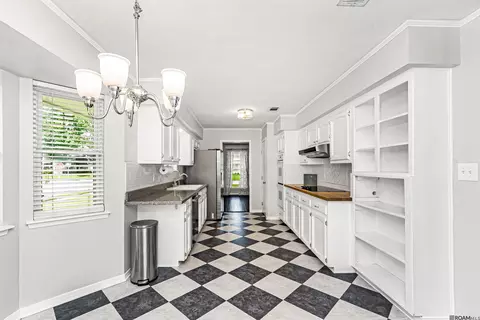 4112 Pine Park Dr, Baton Rouge, LA 70809