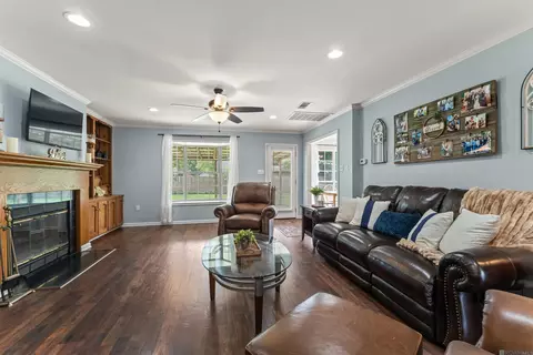 14162 Troy Duplessis Rd, Gonzales, LA 70737