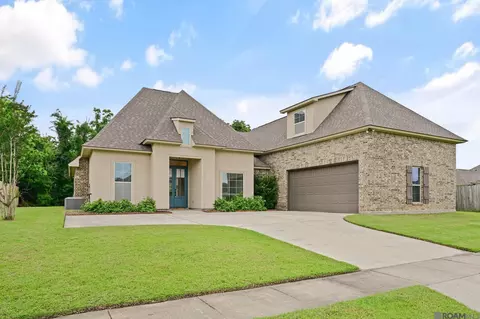 7119 Lakecrest Dr, Zachary, LA 70791