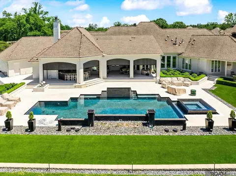 8200 Allen Dr, Denham Springs, LA 70726