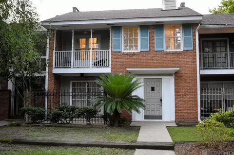 5213 Heatherstone Dr, Baton Rouge, LA 70820