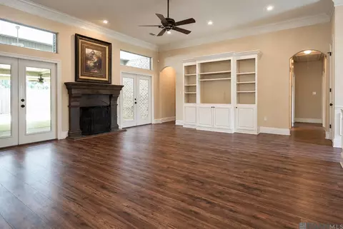 Living - 1508 Petite Ct, Covington, LA 70433 photo 2 of 6