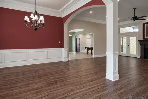 Living - 1508 Petite Ct, Covington, LA 70433 photo 3 of 6