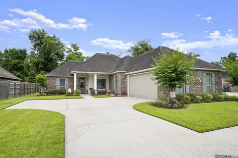 11376 Oak Run Dr, Geismar, LA 70734