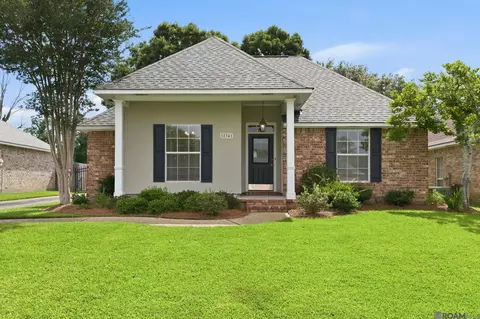 18341 Lake Indigo Dr, Baton Rouge, LA 70817