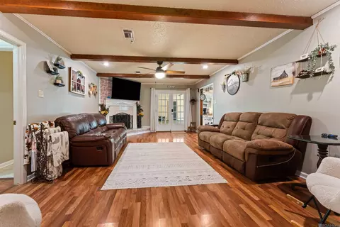 Living - 33897 Duff Rd, Walker, LA 70785 photo 1 of 1