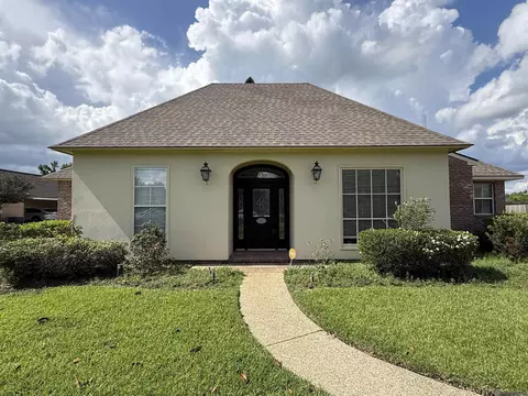 15518 Therese Ct, Prairieville, LA 70769