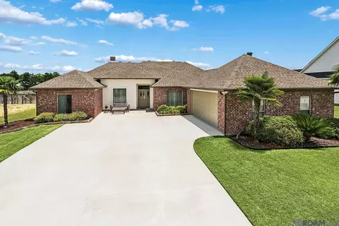 11440 River Highlands Dr, Saint Amant, LA 70774