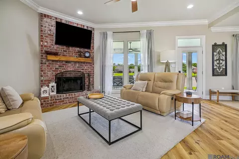 11440 River Highlands Dr, Saint Amant, LA 70774