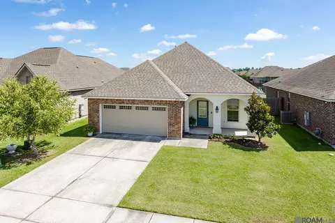 4752 Viola Farms Dr, Addis, LA 70710
