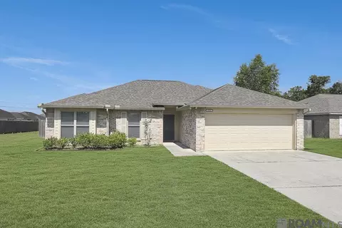 1310 Point Andrew Dr, Gonzales, LA 70737