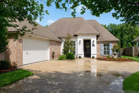 8135 Lavender Dr, Baton Rouge, LA 70818