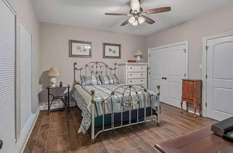 11231 Tracy St, Saint Amant, LA 70774