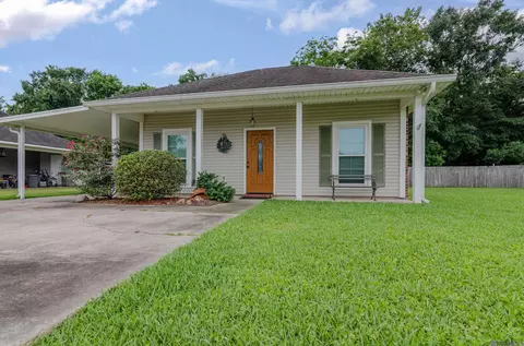 11231 Tracy St, Saint Amant, LA 70774