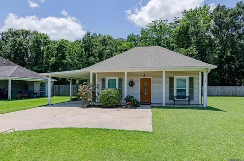 11231 Tracy St, Saint Amant, LA 70774