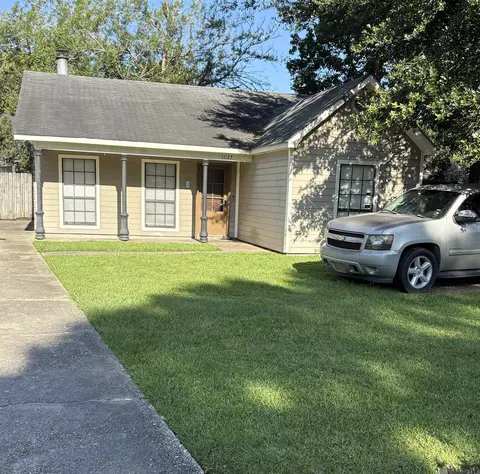 11127 Village Green Dr, Greenwell Springs, LA 70739