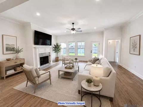 1042 Elliston Dr, Gonzales, LA 70737