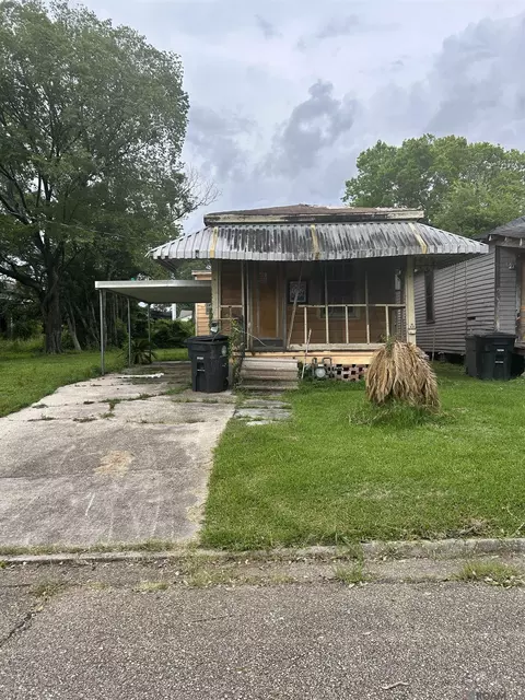 921 Napoleon St, Baton Rouge, LA 70802