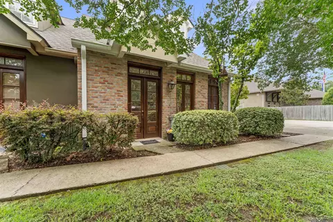 9303 Loblolly Ct, Baton Rouge, LA 70809