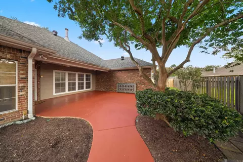 Exterior - 505 Trinity Dr, Thibodaux, LA 70301 photo 5 of 10