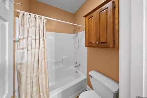 Bath - 505 Trinity Dr, Thibodaux, LA 70301 photo 5 of 5