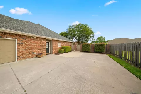 Exterior - 505 Trinity Dr, Thibodaux, LA 70301 photo 9 of 10