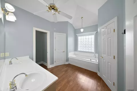 Bath - 505 Trinity Dr, Thibodaux, LA 70301 photo 1 of 5