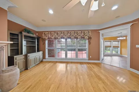 Living - 505 Trinity Dr, Thibodaux, LA 70301 photo 2 of 4