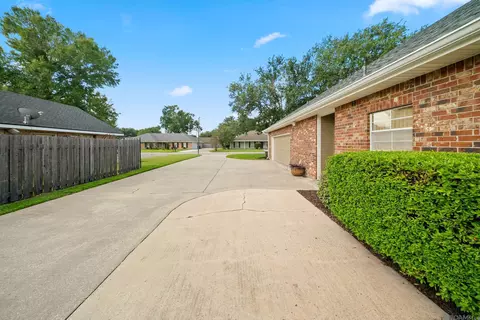 Exterior - 505 Trinity Dr, Thibodaux, LA 70301 photo 10 of 10