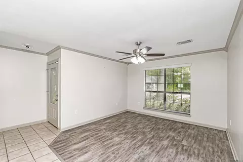 Living - 14378 Carrol Ave, Walker, LA 70785 photo 1 of 2