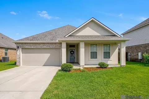 34273 Garnet Lake Dr, Walker, LA 70785