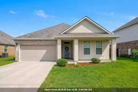 34273 Garnet Lake Dr, Walker, LA 70785