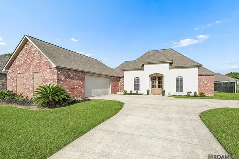 4001 Moss Trail Dr, Zachary, LA 70791