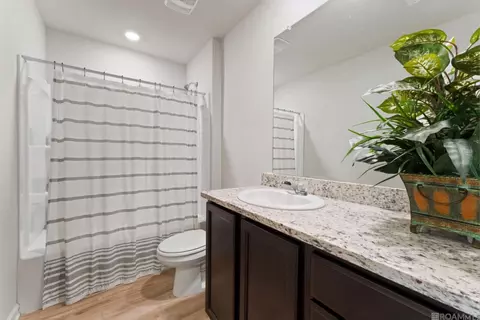 Bath - 30814 Ava Ln, Walker, LA 70785 photo 1 of 1