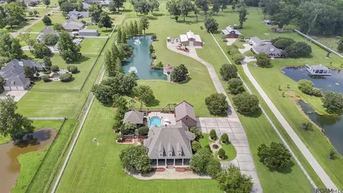 40322 Loosemoore Rd, Gonzales, LA 70737