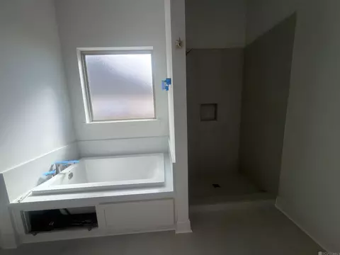 Bath - 146 Sophia Dr, Luling, LA 70070 photo 5 of 6