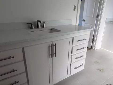 Bath - 146 Sophia Dr, Luling, LA 70070 photo 1 of 6