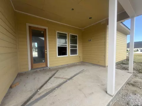 Exterior - 305 Sophia Dr, Luling, LA 70070 photo 4 of 5