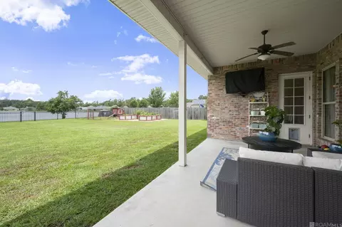 Exterior - 32953 Fox Run Dr, Walker, LA 70785 photo 3 of 5