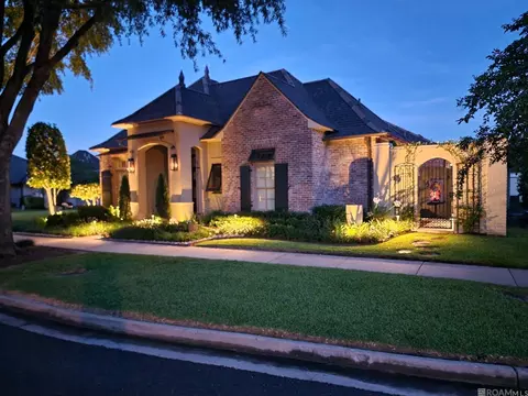 7911 Willow Grove Blvd, Baton Rouge, LA 70810