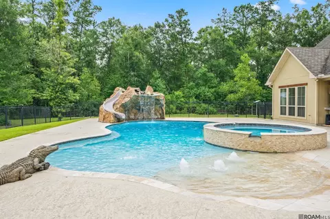 Exterior - 27605 Patterson Rd, Springfield, LA 70462 photo 10 of 18