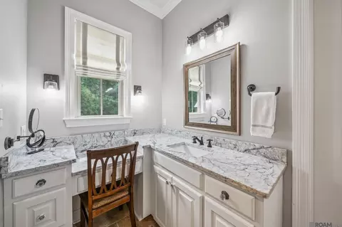 Bath - 27605 Patterson Rd, Springfield, LA 70462 photo 6 of 9