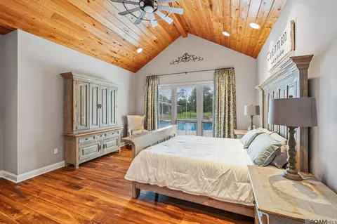 Bedroom - 27605 Patterson Rd, Springfield, LA 70462 photo 2 of 5
