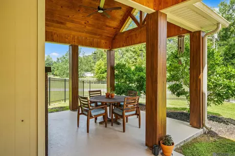 Exterior - 27605 Patterson Rd, Springfield, LA 70462 photo 13 of 18