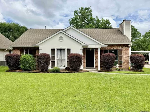 13452 Chase St, Gonzales, LA 70737