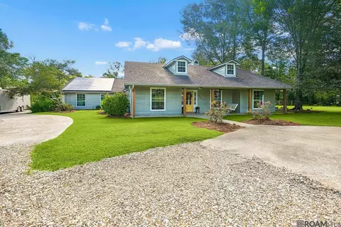 6822 Greenmeadow Dr, Greenwell Springs, LA 70739