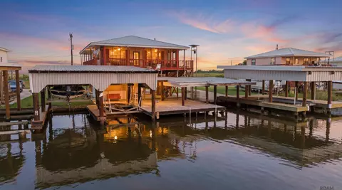 955 Four Point Rd, Dulac, LA 70353