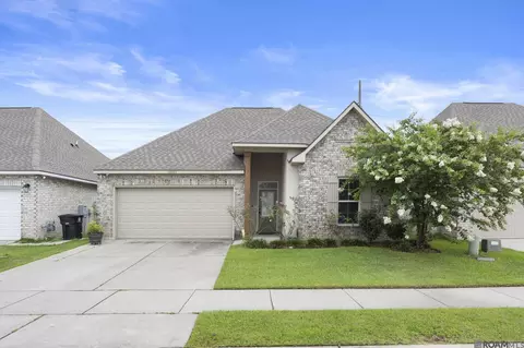 10025 Ole Millstead Ct, Baton Rouge, LA 70816
