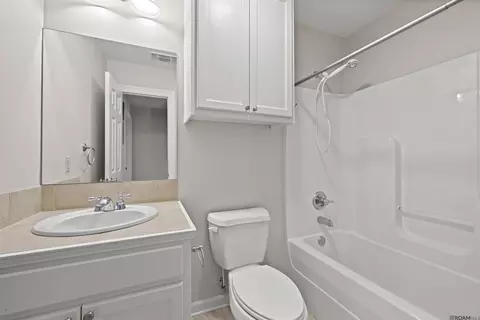 Bath - 11230 Toler St, Clinton, LA 70722 photo 3 of 3